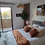 Douce Echappee, Lumiere, Confort & Magie 아파트 몽테브랭