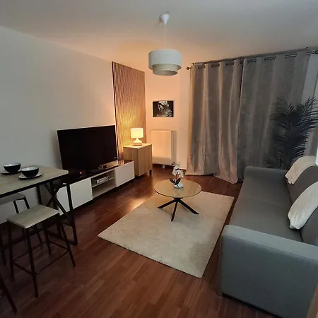 Avec Balcon & Parking Prive Lägenhet Montévrain