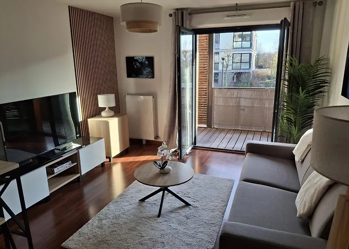 Avec Balcon & Parking Prive Lägenhet *